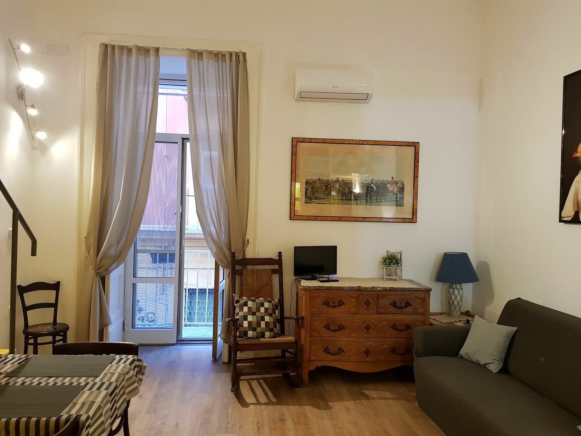 Graziella 27 Apartment Napoli Bagian luar foto